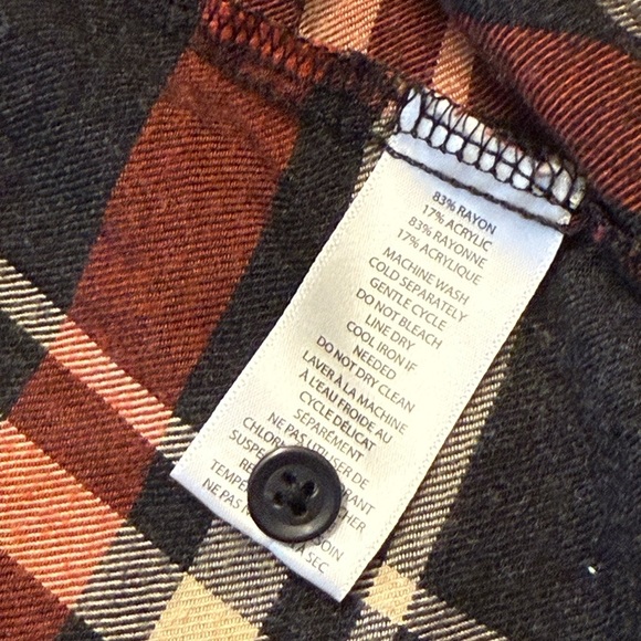 beachlunchlounge Orange & Black Plaid Button-Down Flannel Shirt - Picture 6 of 7